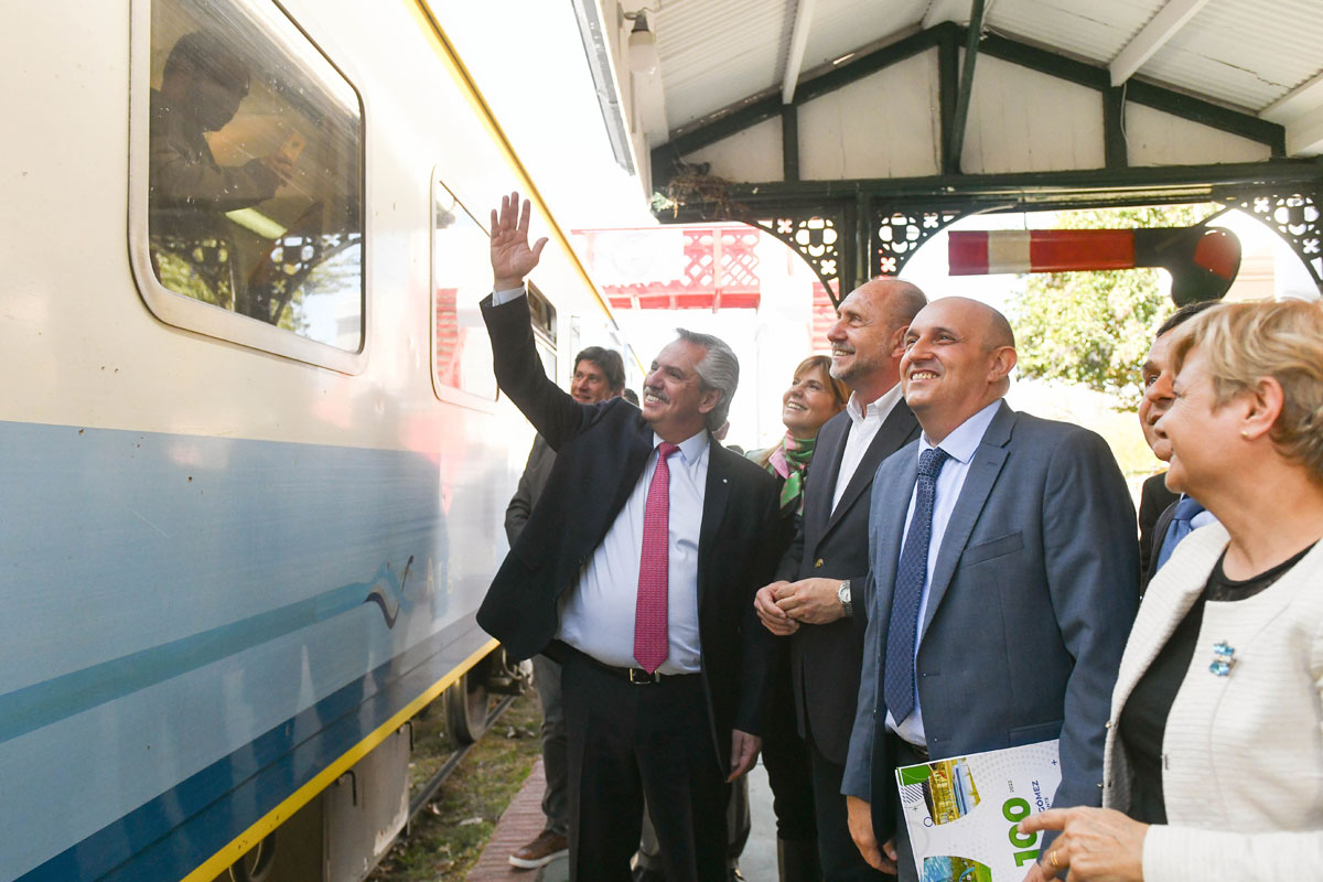 Después de 45 años, el tren de pasajeros volvió a unir Rosario con Cañada de Gómez