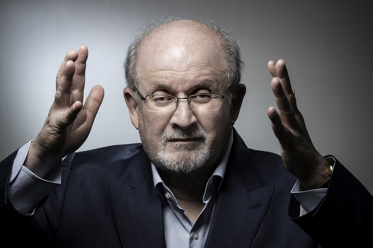 Atacan al escritor Salman Rushdie durante una lectura pública
