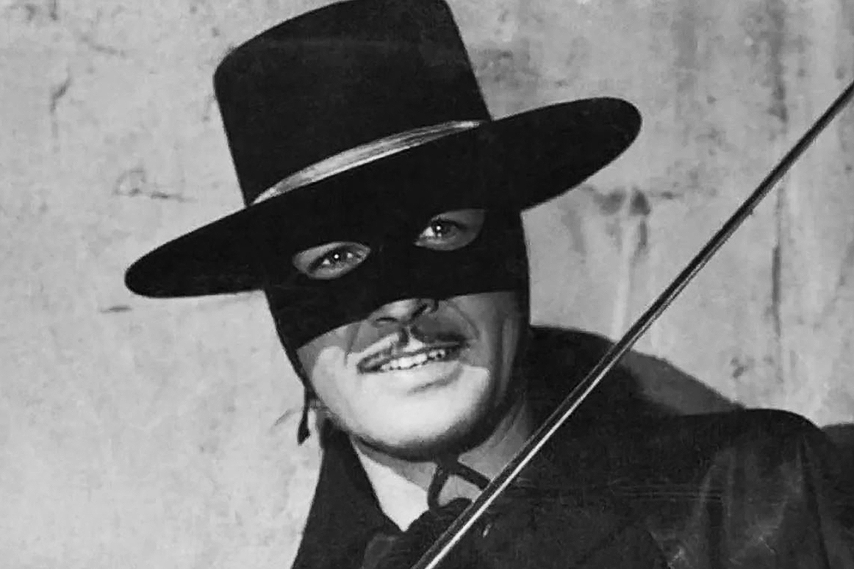 La serie del Zorro tendrá una nueva versión realizada por el director de “La casa de papel”