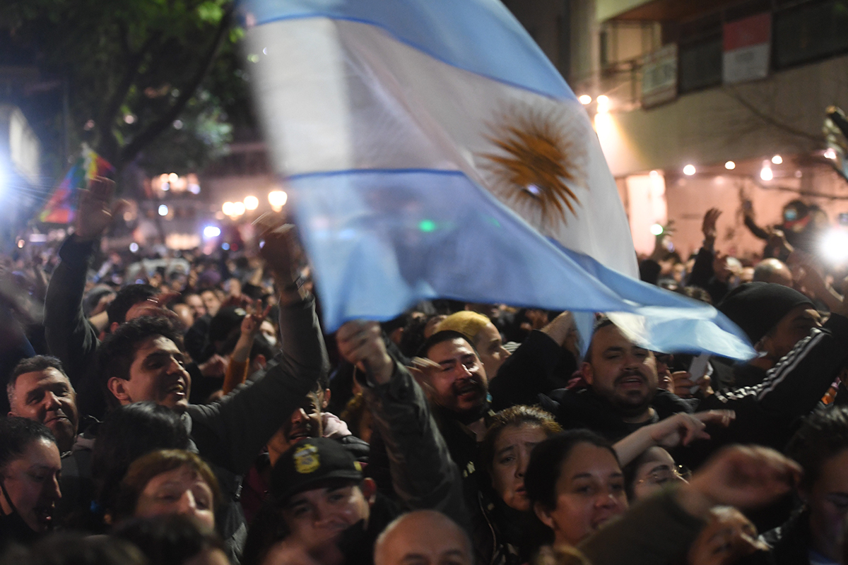 En movimiento pero sin fecha para la marcha: los debates del peronismo detrás de la defensa de Cristina