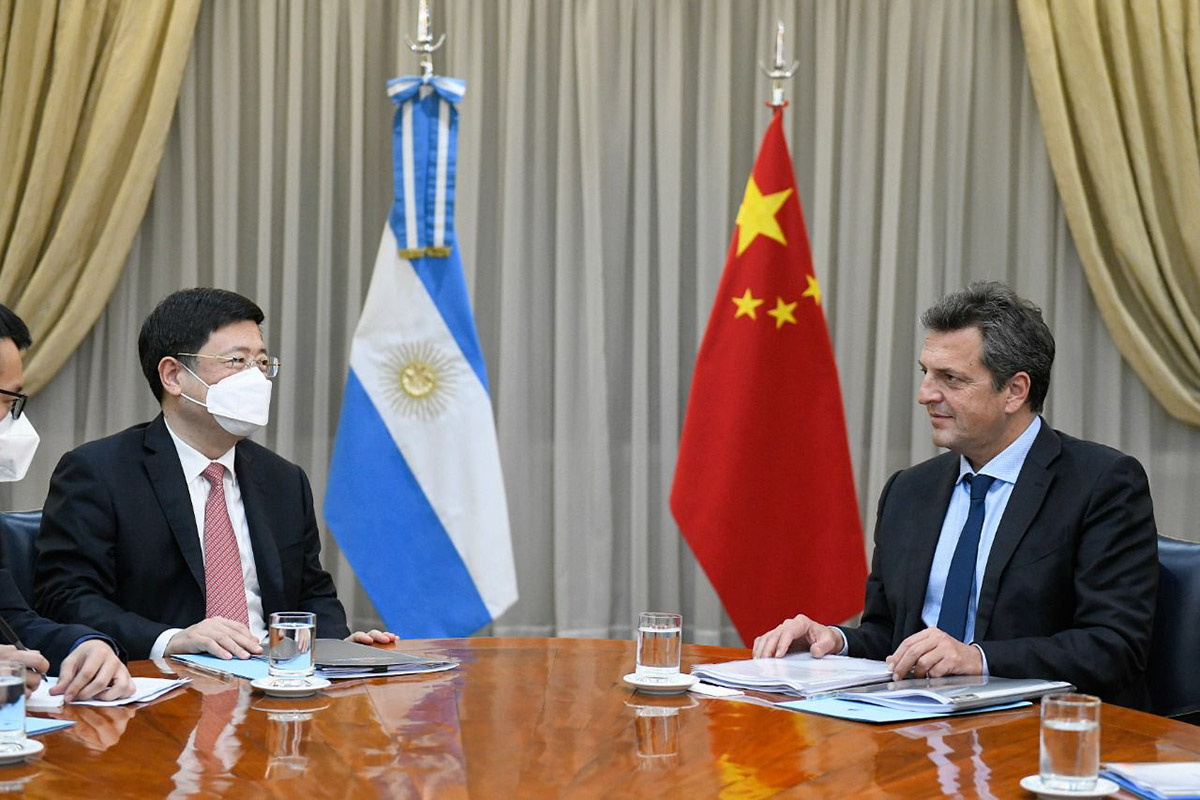 Massa despliega la relación estratégica con China antes de su viaje a Washington