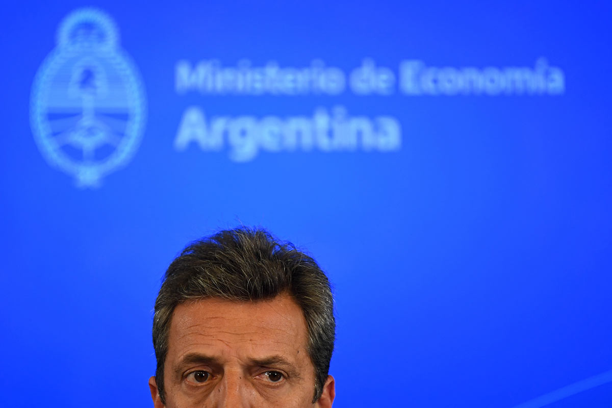 Massa contiene el gasto pero evita gravar la «renta inesperada»