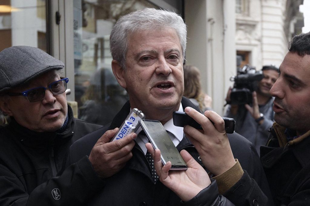 Cristina pidió su absolución y la revocatoria de penas en la causa Vialidad 1 Cristina pidió su absolución y la revocatoria de penas en la causa Vialidad