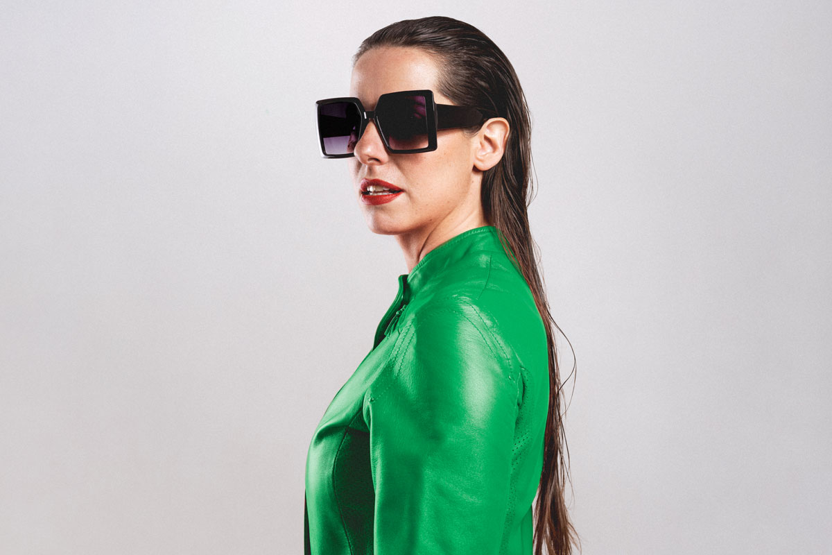 “Escorpio”, una exploración festiva del indie pop en el nuevo disco de Cata Raybaud