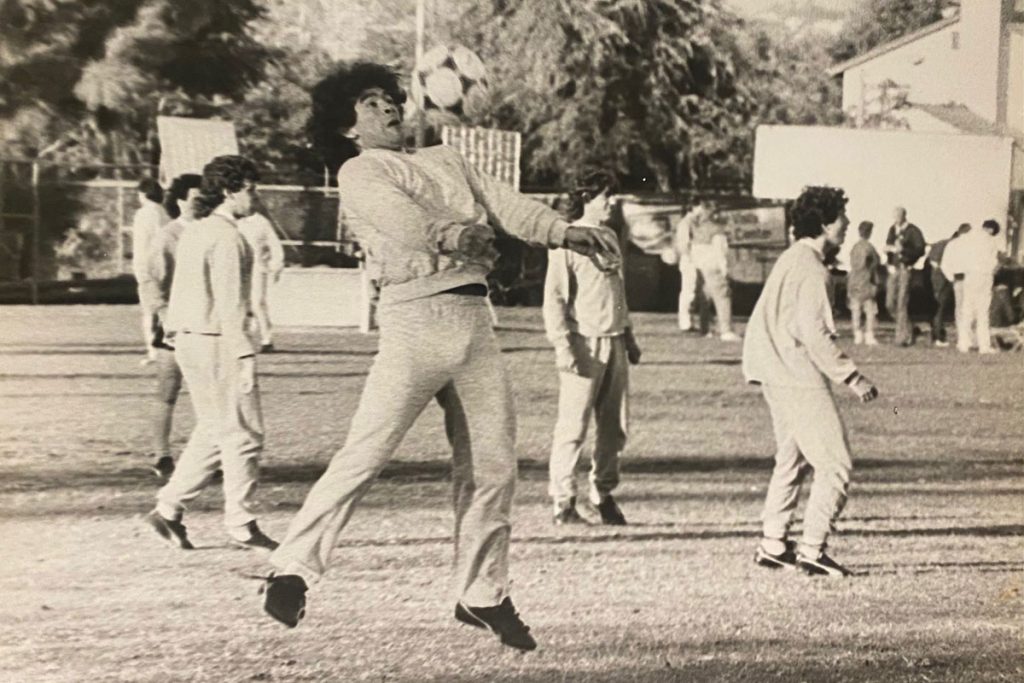 Fotos vintage, analógicas e inéditas de Maradona: últimas semanas de una muestra artística y futbolera 1 Fotos vintage, analógicas e inéditas de Maradona: últimas semanas de una muestra artística y futbolera