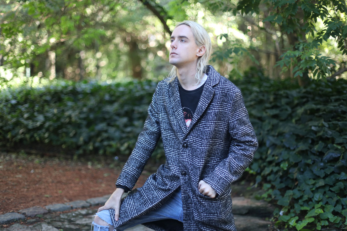 Benito Cerati lanzó «Agujero negro», un adelanto de su primer disco solista