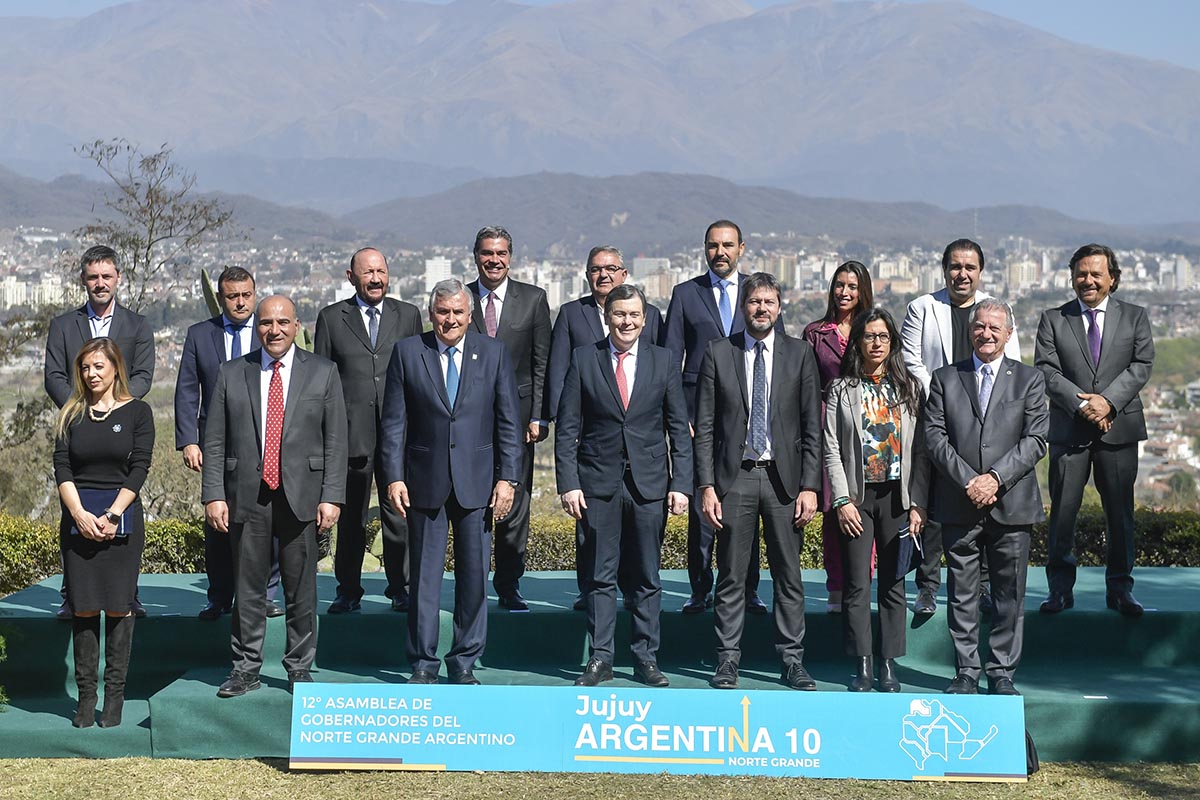 Wado de Pedro y los gobernadores del Norte Grande viajan a EEUU en busca de acuerdos de exportación