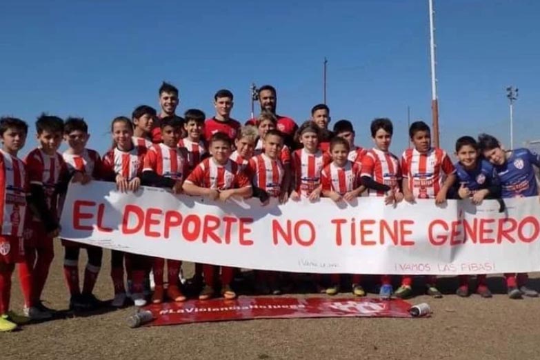 Le dieron por perdidos todos los partidos a un equipo porque incluyó a una nena de 10 años