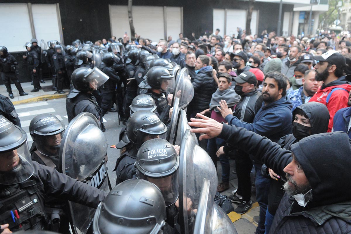 Denunciaron a Larreta y a D’Alessandro por la represión y por violar la Ley de Inteligencia