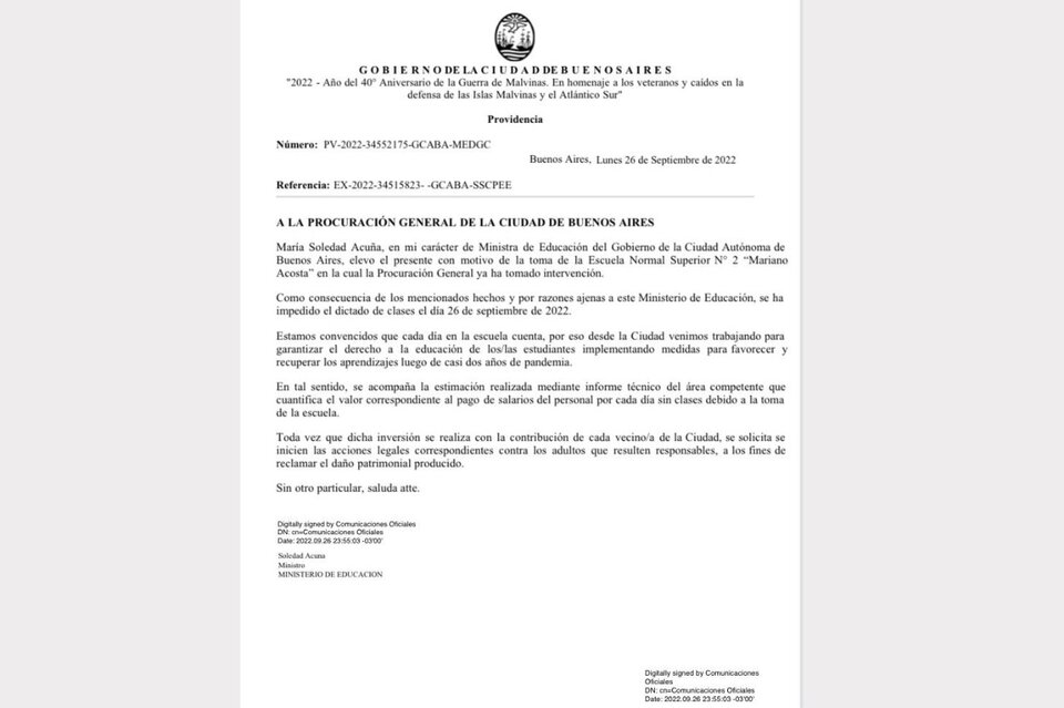 Familias de estudiantes denuncian hostilidad e intimidación por parte de la Policía de la Ciudad