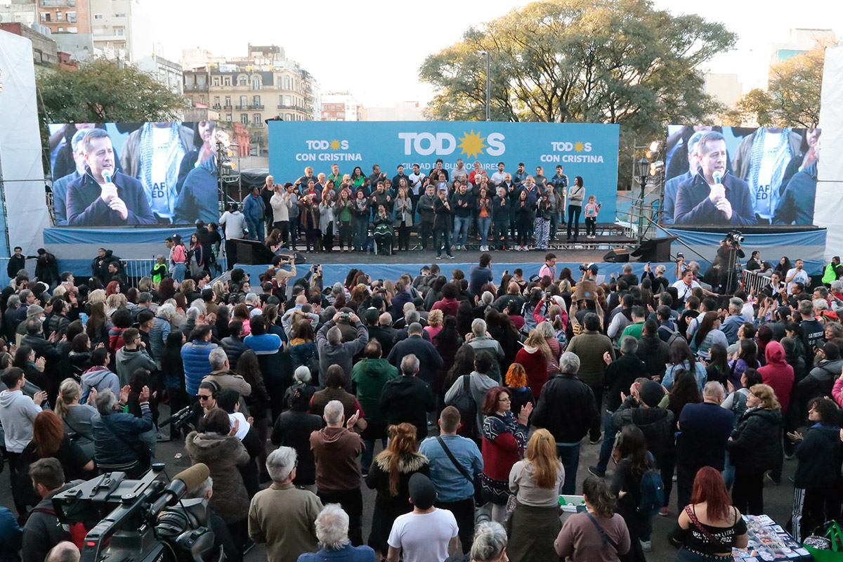 En Parque Lezama, el Frente de Todos porteño no ocultó su deseo de tener a CFK en la boleta de 2023