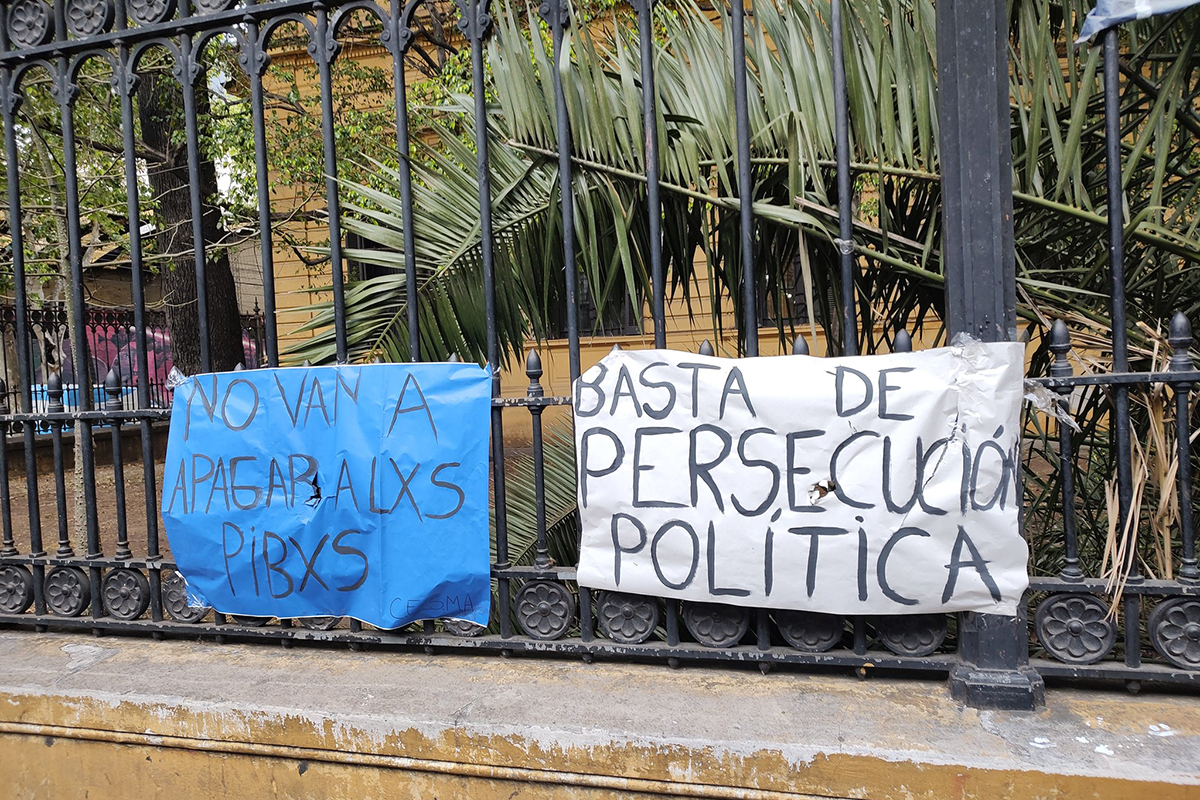 Repudio de la comunidad educativa tras la sanción de Soledad Acuña al vicerrector del Mariano Acosta
