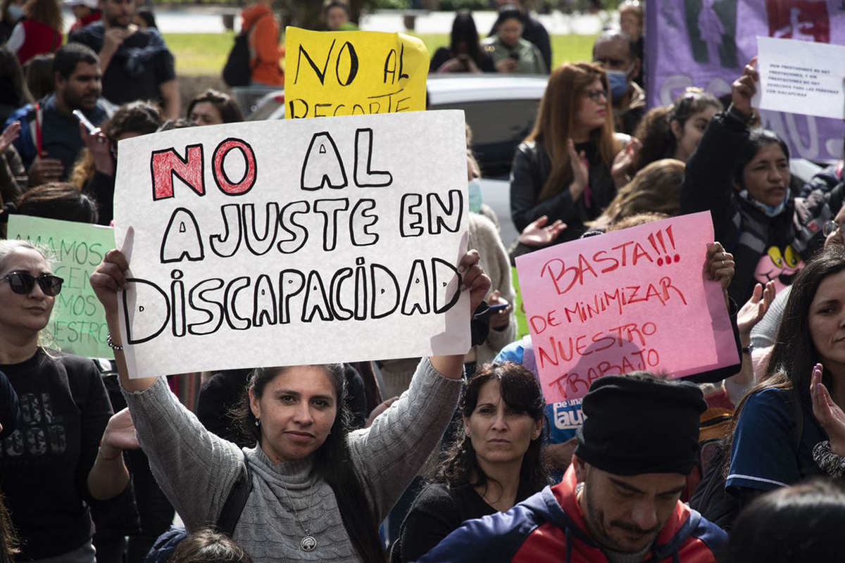 Paro en Discapacidad: trabajadores del sector realizarán una marcha de antorchas hacia Plaza de Mayo