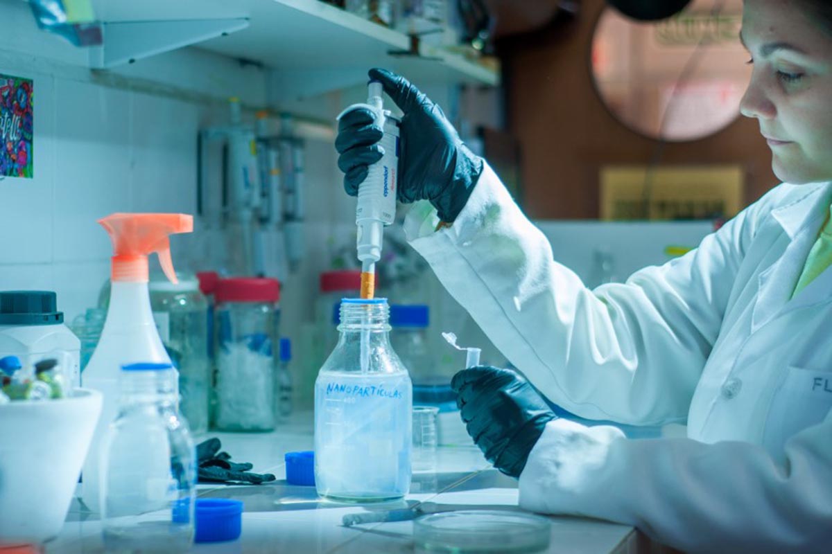 Investigadores argentinos desarrollan nanopartículas que podrían reducir la inflamación crónica del hígado