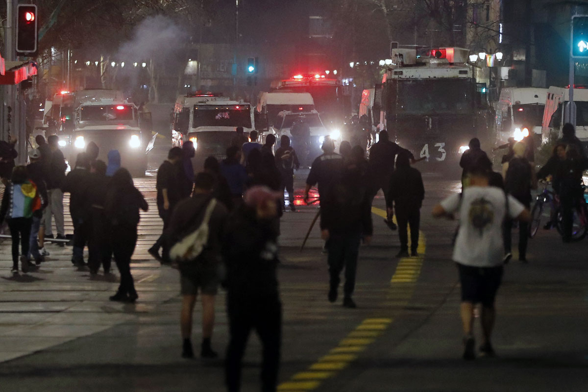 Disturbios en el centro de Santiago tras derrota de la nueva constitución