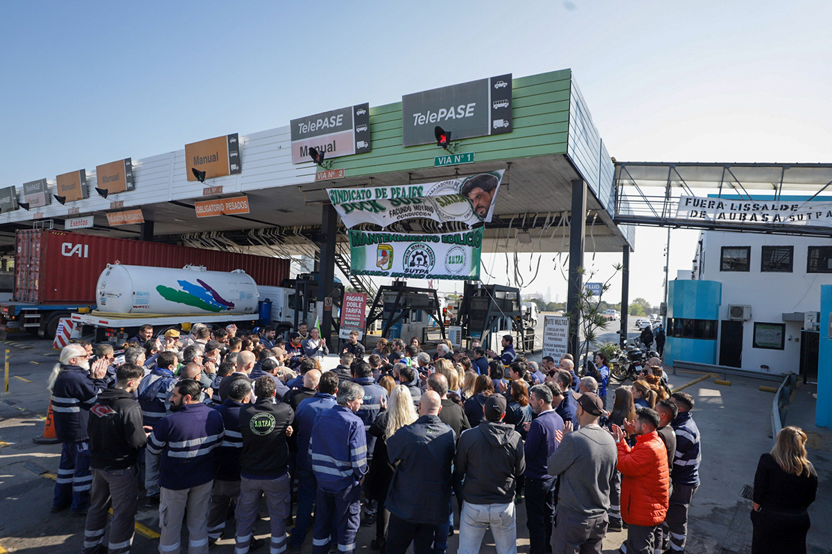 Paro por tiempo indeterminado y suba de barreras en peajes de autopistas