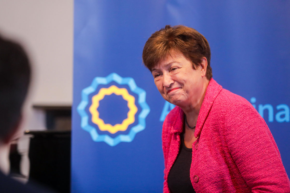 Todo previsible: después del super ajuste, el Fondo Monetario Internacional salió a respaldar las medidas