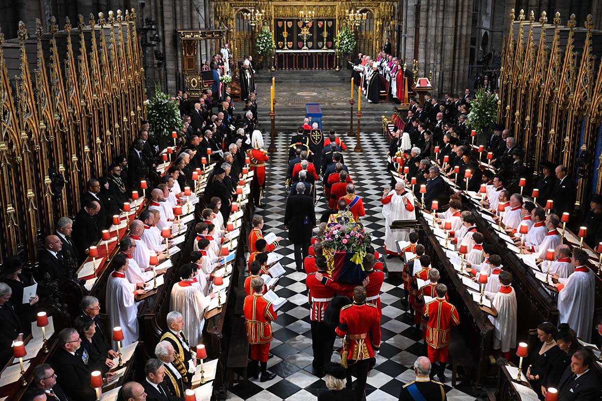 Comenzó el funeral de Isabel II en la Abadía de Westminster