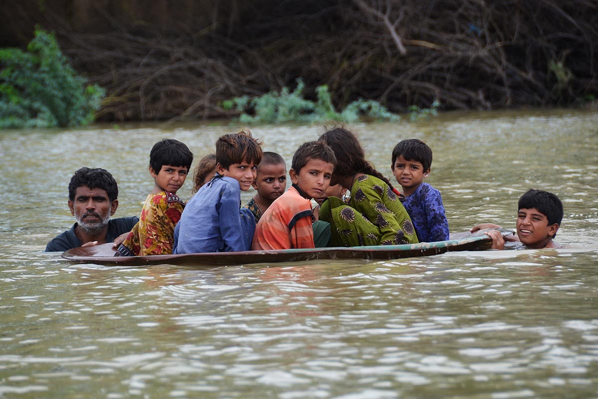 Brotes de enfermedades en Pakistán tras inundaciones que dejaron más de mil muertes