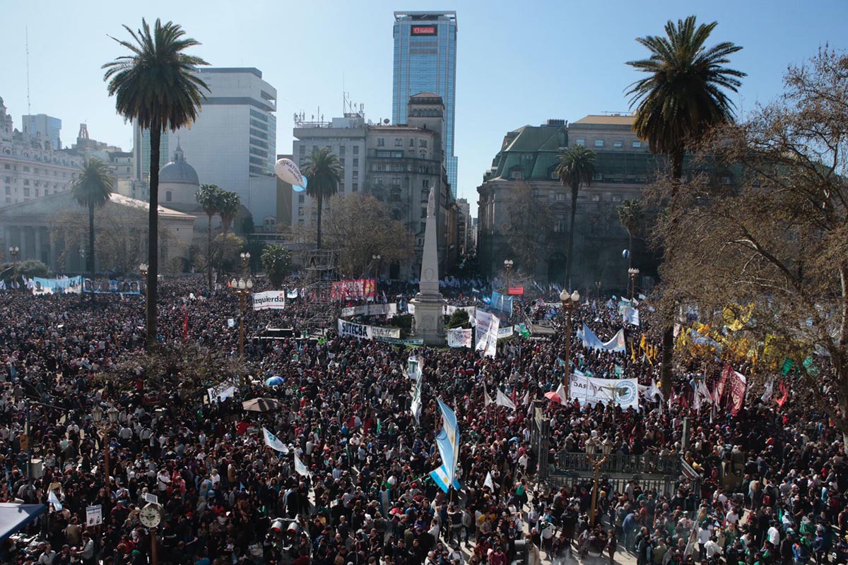 Fotogalería de la marcha en repudio al ataque sufrido por Cristina Fernández