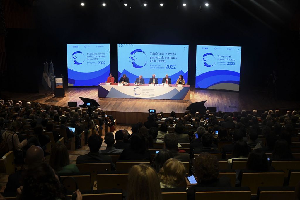 "La desigualdad es consecuencia de quienes pugnan por un Estado ausente"