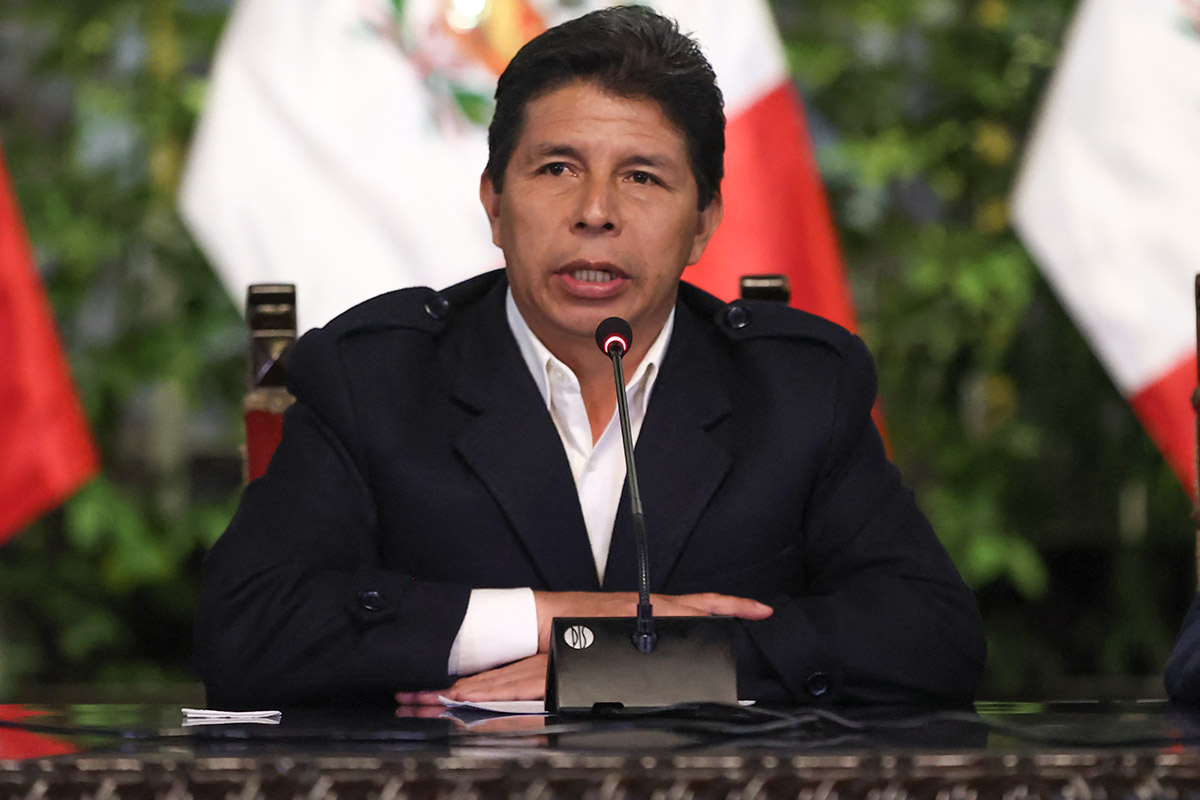 La oposición peruana presenta la tercera moción para destituir a Castillo