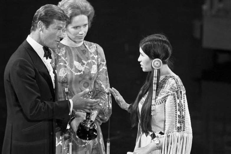 Murió Sacheen Littlefeather, la militante por los derechos de los pueblos originarios que rechazó un Oscar en nombre de Marlon Brando