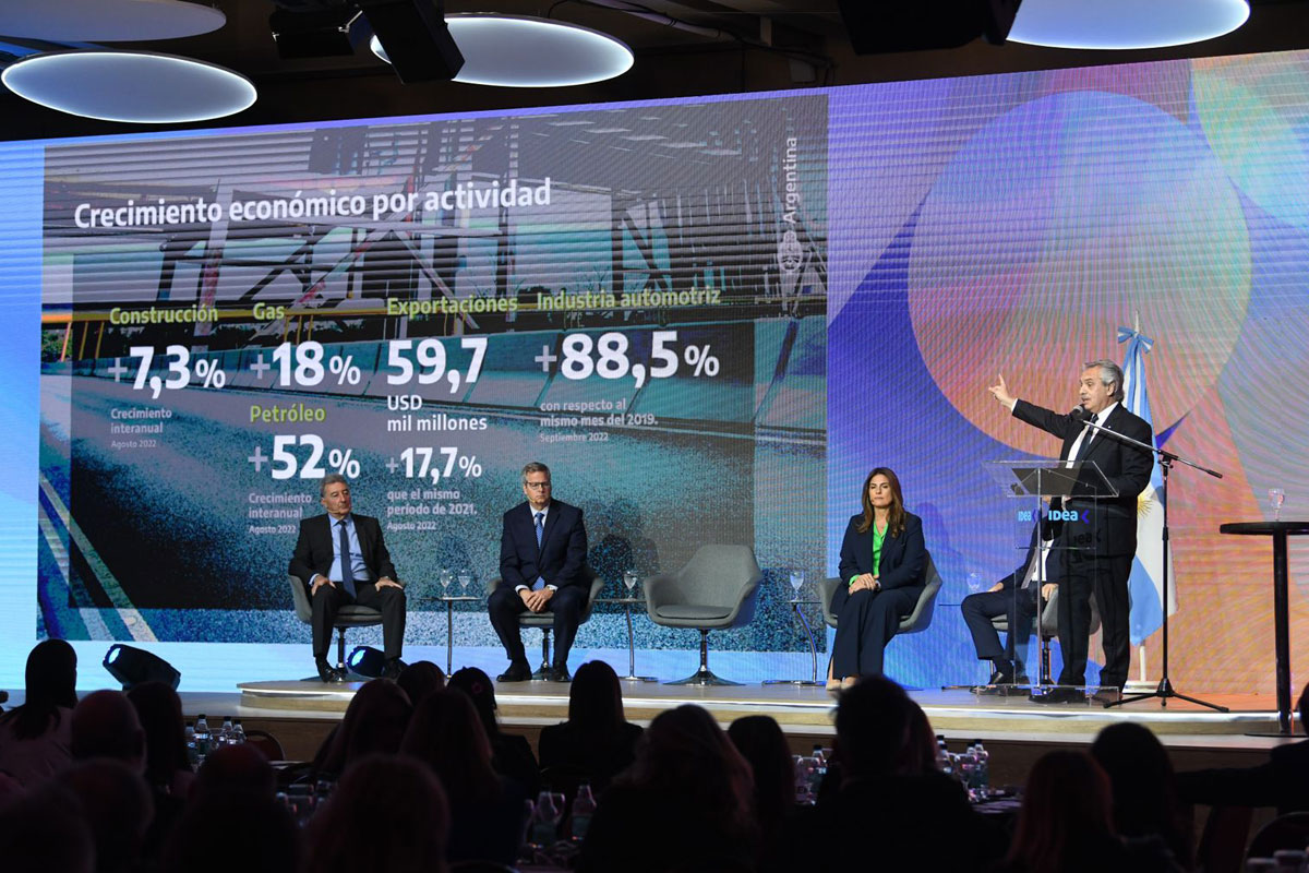 Fernández, a empresarios: «¿Alguien les pidió un centavo para hacer obra pública?»