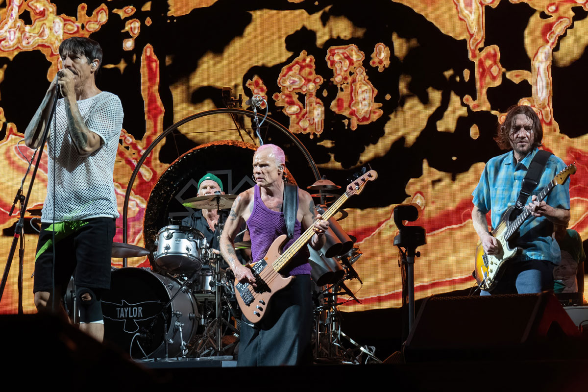 “Return of the Dream Canteen”: Red Hot Chili Peppers desafían modas y tendencias con su segundo disco del año