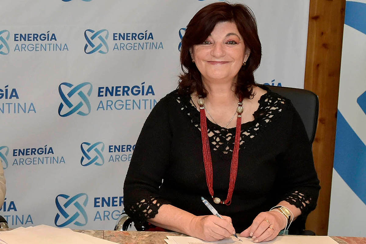 Los salarios siguen perdiendo contra la inflación y el gobierno evalúa un bono por única vez para compensar