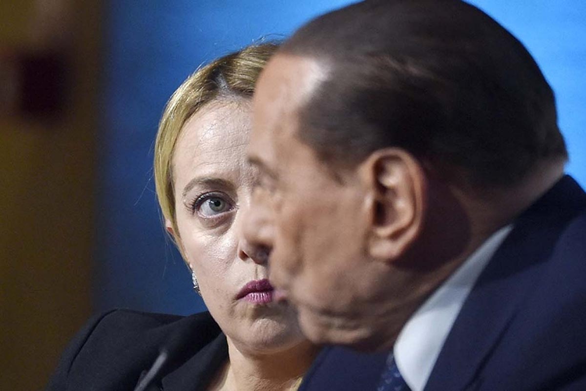 Meloni recibe a Berlusconi en medio de las tensiones en la derecha italiana