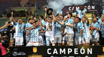 Y al final Racing también levantó su Copa: venció 2-1 a Boca en San Luis en un partido con final escandaloso