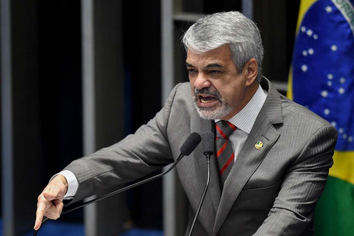 Humberto Costa: “Lula buscará formar un gobierno de unidad nacional”