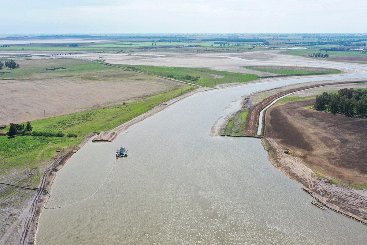 Un estudio detectó 30 agrotóxicos y metales pesados en las aguas del río Salado