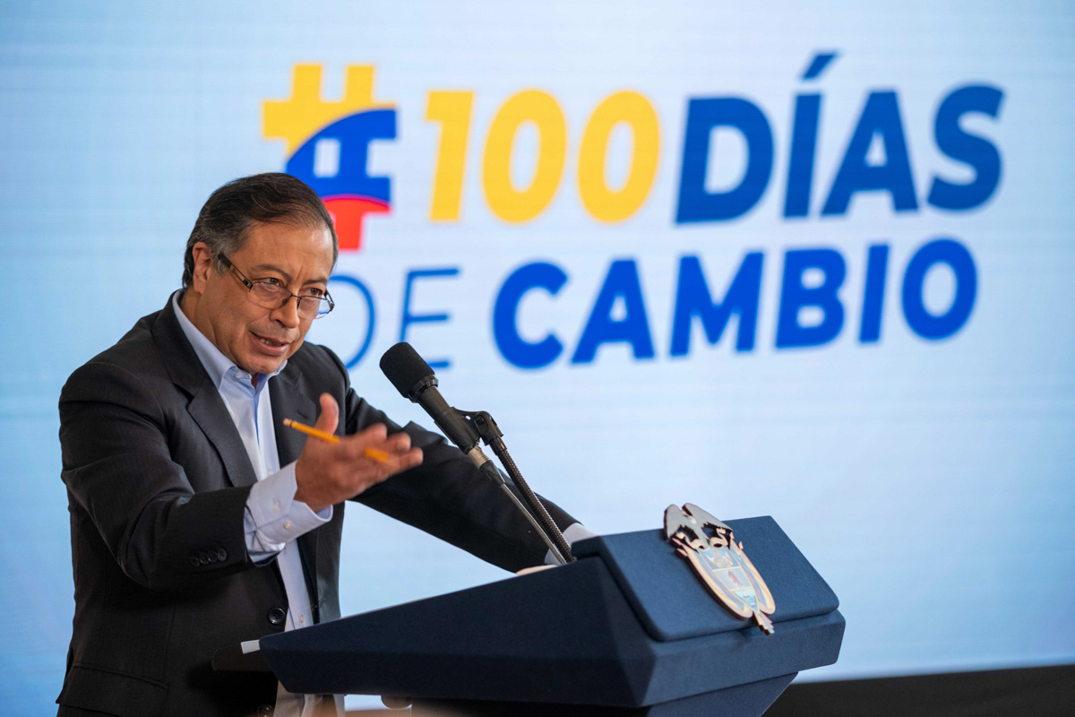 Los 100 días de Petro en Colombia: pragmatismo e iniciativa permanente