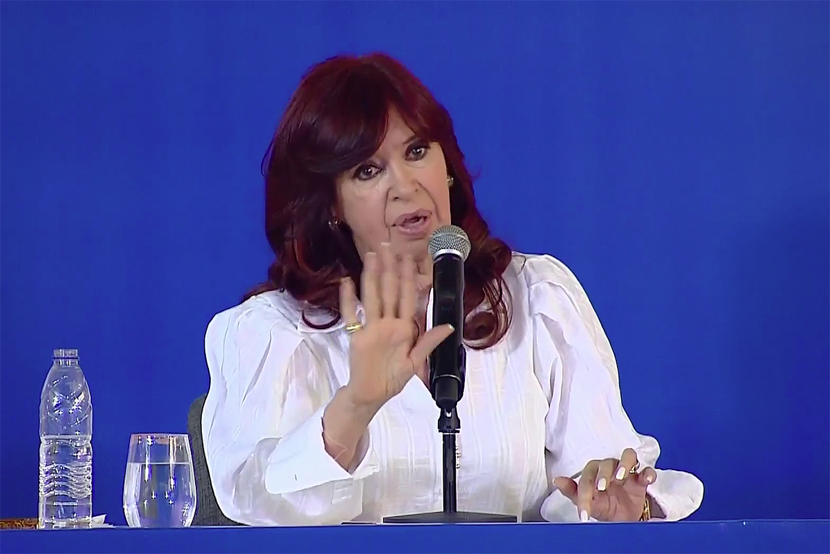 Cristina Fernández desmiente a Clarín y asegura que no pidió una reunión con la generala de EE.UU.