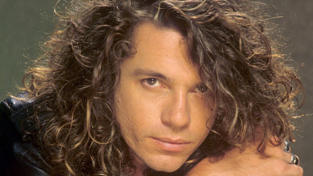 A 25 años de la muerte de Michael Hutchence, el cantante de INXS que