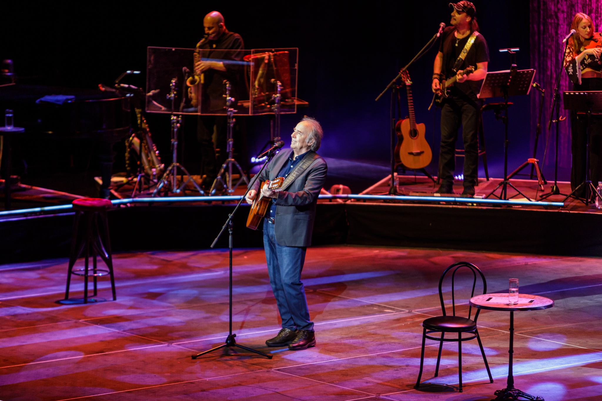 Las emotivas palabras de Serrat al recibir un doctorado honoris causa: "En mi familia no había artistas, sino obreros" 2 Las emotivas palabras de Serrat al recibir un doctorado honoris causa: "En mi familia no había artistas, sino obreros"