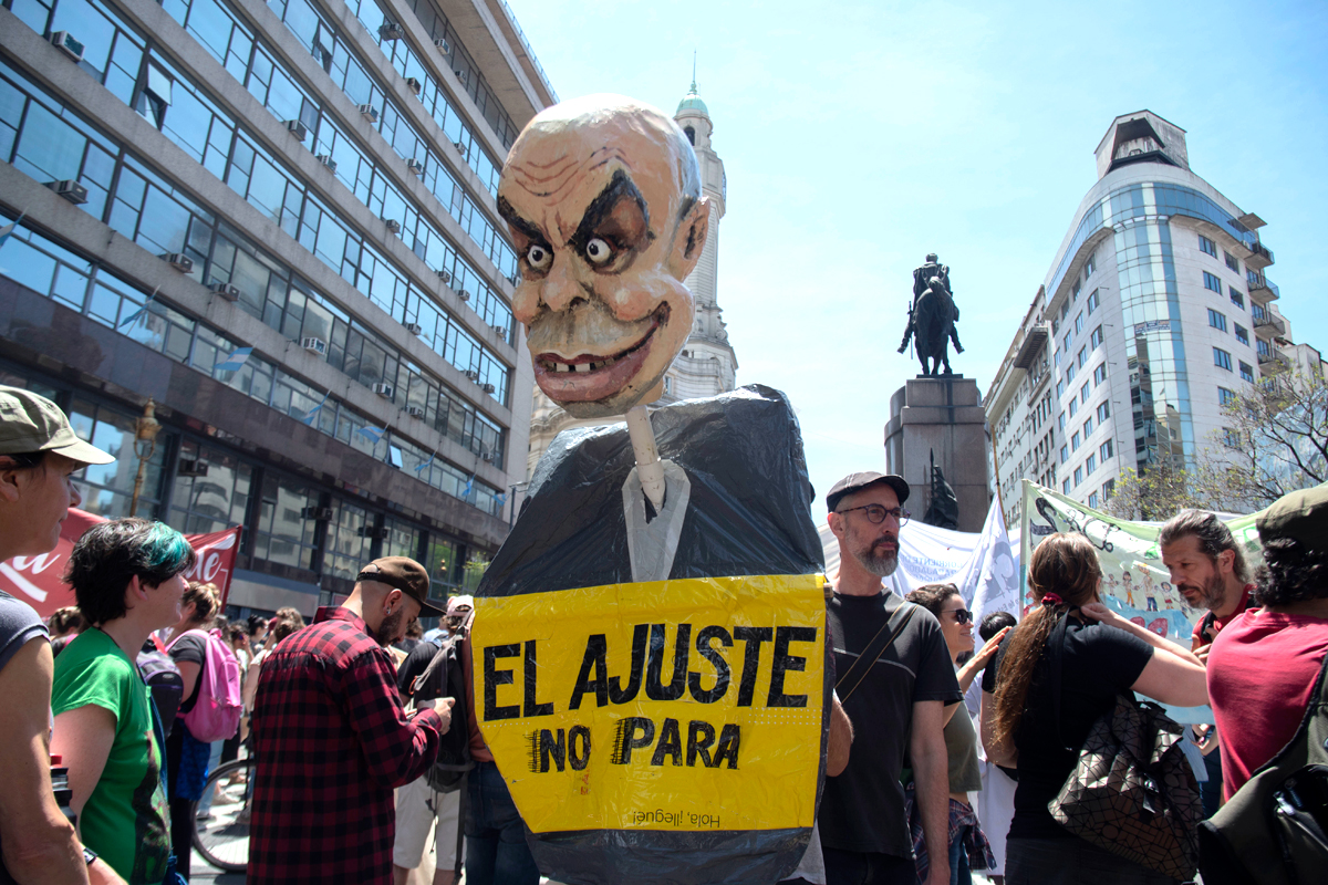 Movilización a la Legislatura porteña en rechazo al Presupuesto 2023 de Rodríguez Larreta