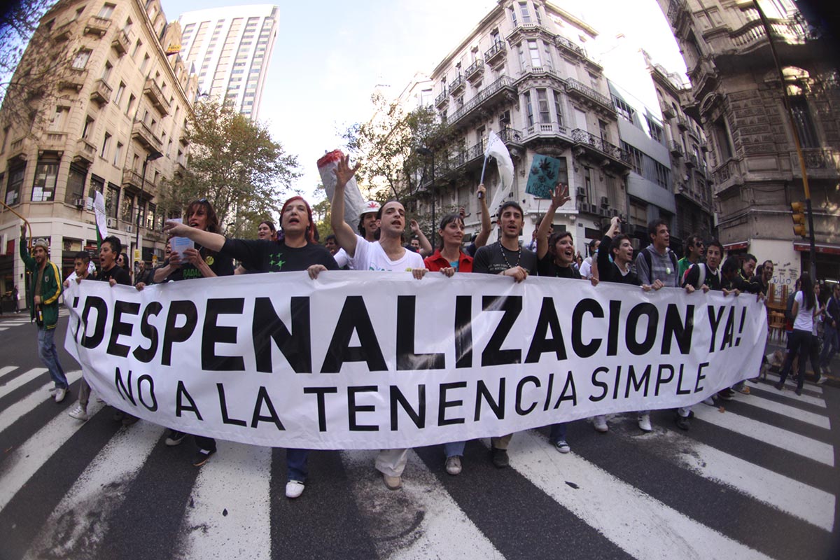 Realizan la 13° Marcha Nacional de la Marihuana, contra la «criminalización»