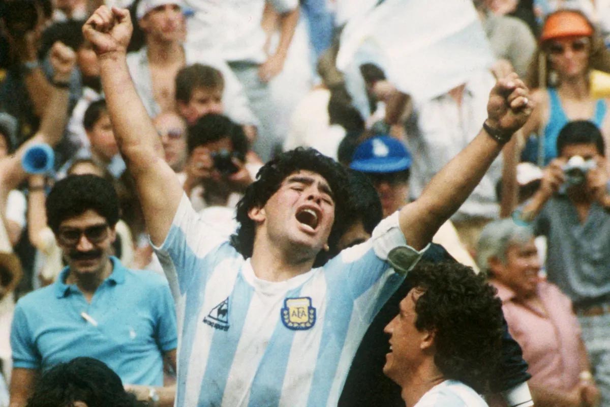 Una empresa contraataca a los familiares de Maradona y asegura haber acordado con los herederos