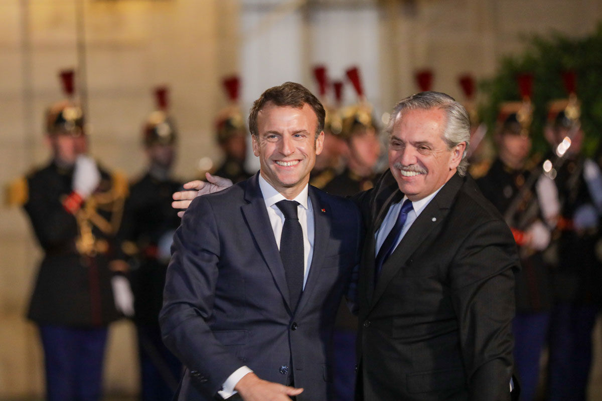 Alberto Fernández fue recibido por Macron en París para un encuentro bilateral