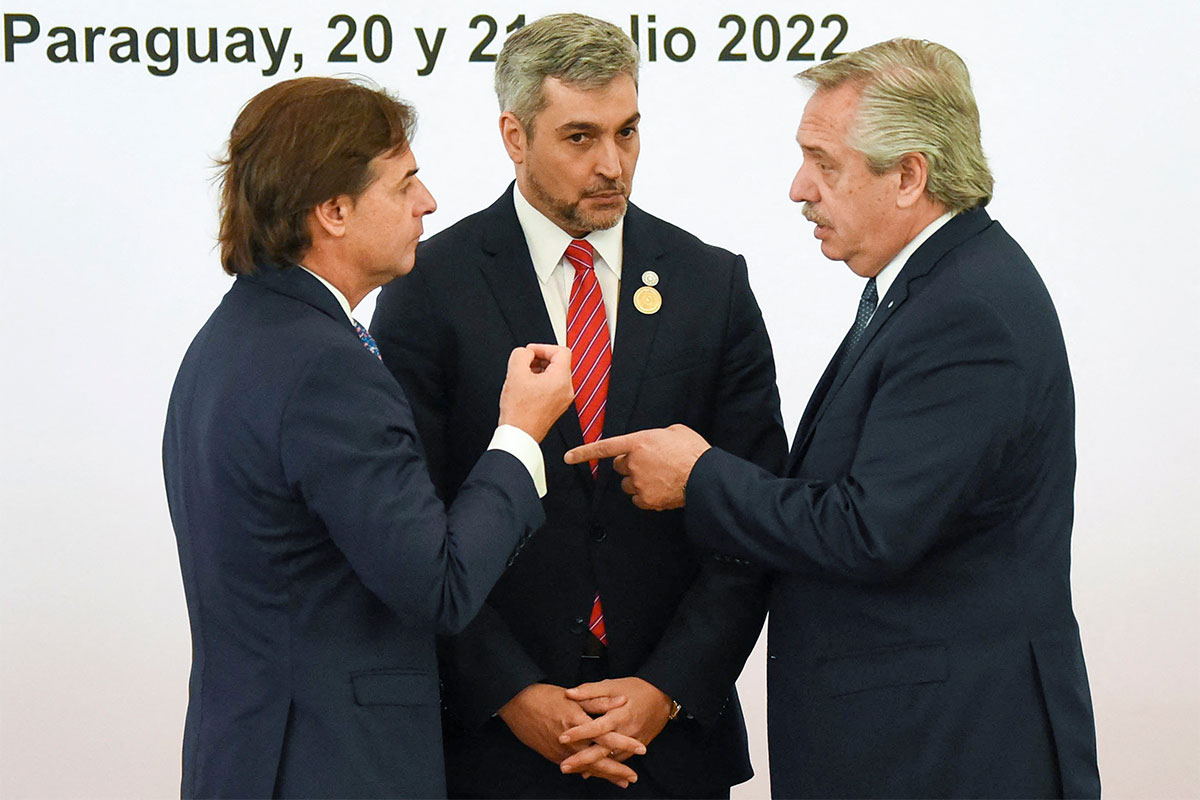 Uruguay se cortó solo y se volvió a picar el Mercosur