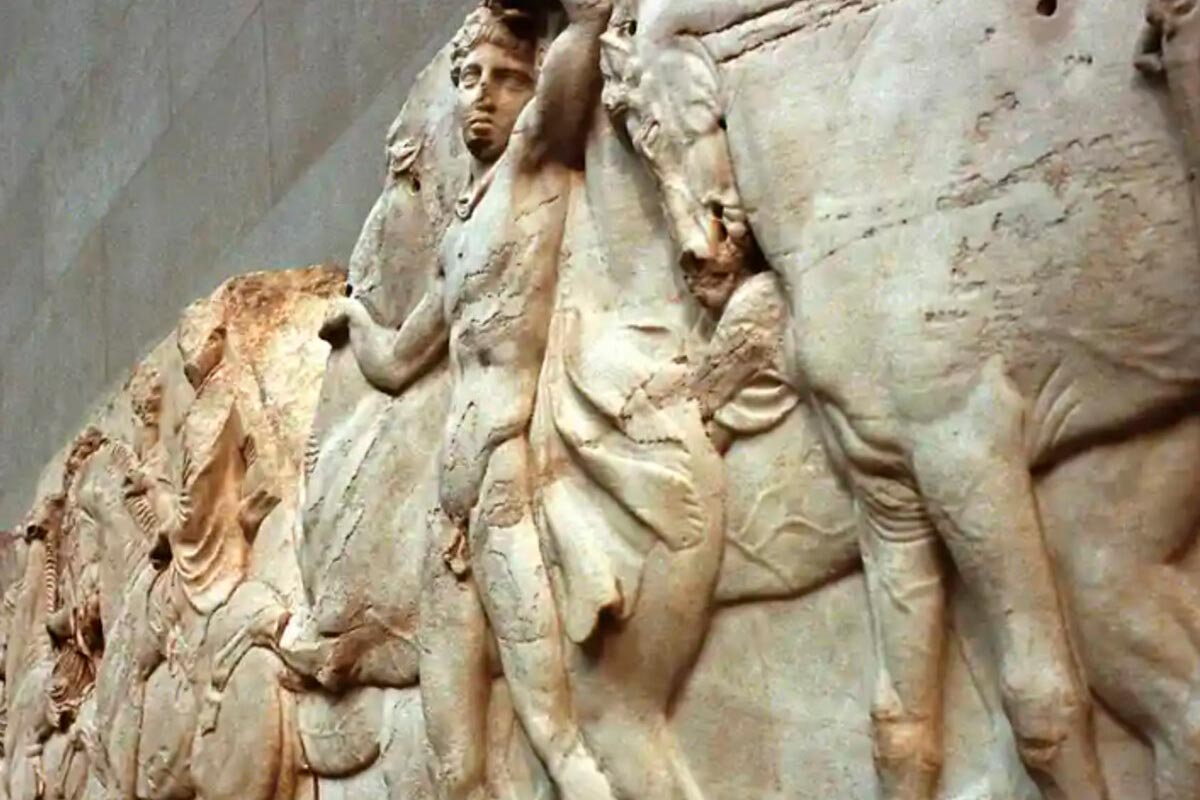 El Vaticano devuelve a Grecia mármoles del Partenón