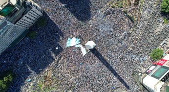 La patria transpirada: postales de un domingo de gloria en el Obelisco