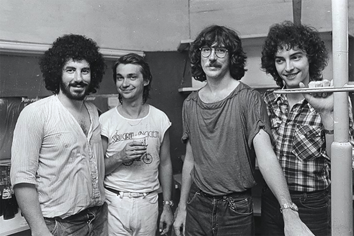 Serú Girán publicó un documental de los shows en Obras donde grabó “No llores por mí, Argentina”