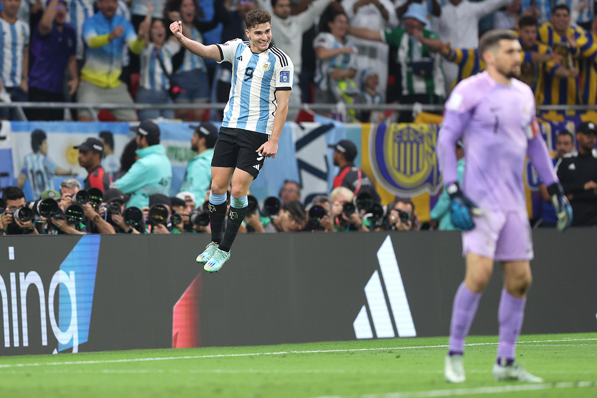 Argentina está en cuartos: le ganó a Australia con goles de Messi y Julián