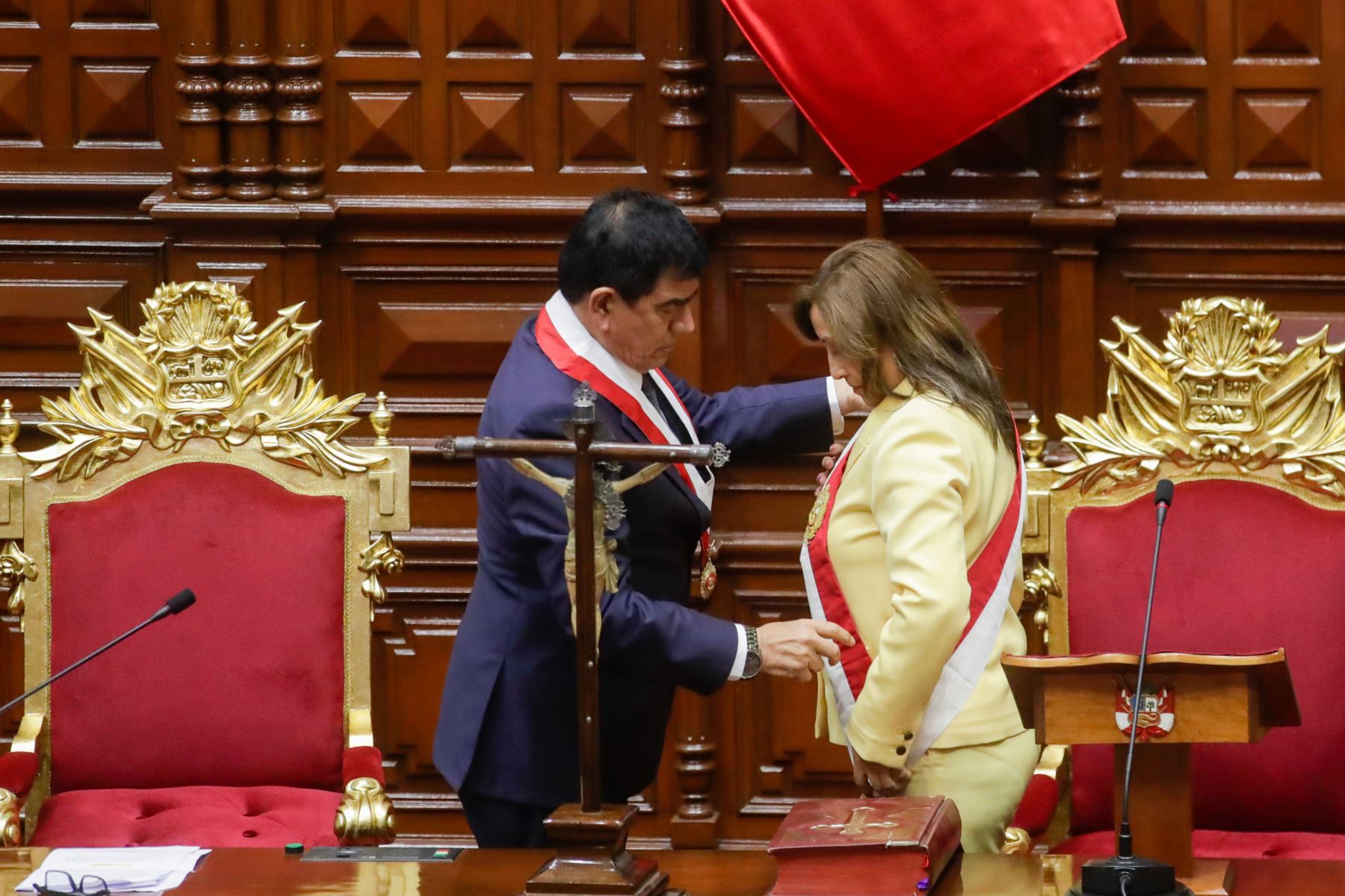 Quién es Dina Boluarte, la abogada de izquierda proclamada presidenta de Perú tras la destitución de Castillo
