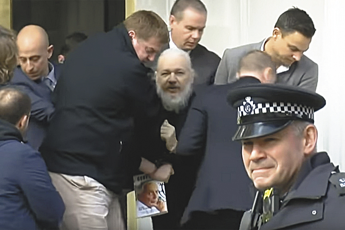 Assange ya había probado lo que es quedarse sin asilo