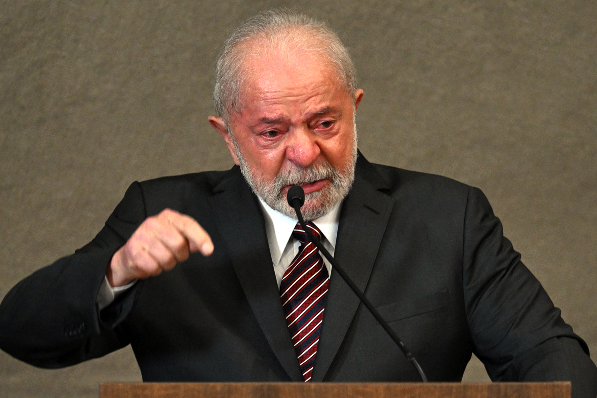 Entre lágrimas, Lula recibió el diploma de presidente de Brasil por tercera vez